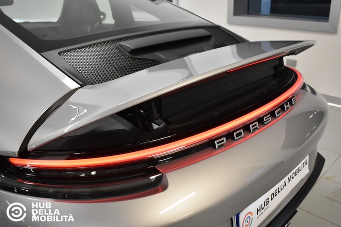 PORSCHE 911 GT3 Touring
